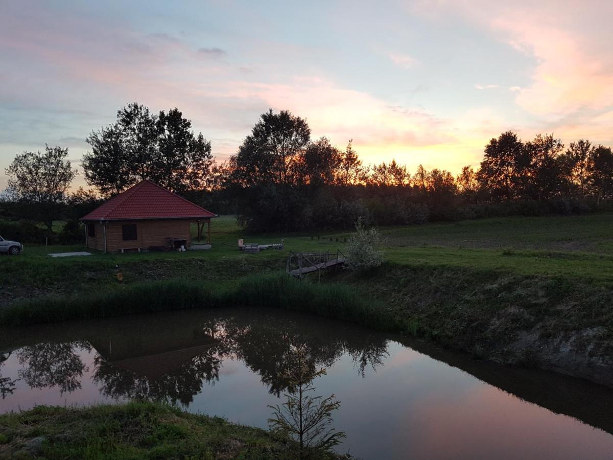 Nowhere Nyirmihalydi Kültér fotó